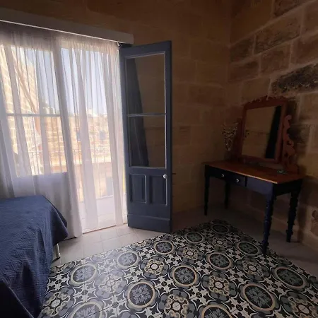 Ta Mikieli 62 בית נופש נדור